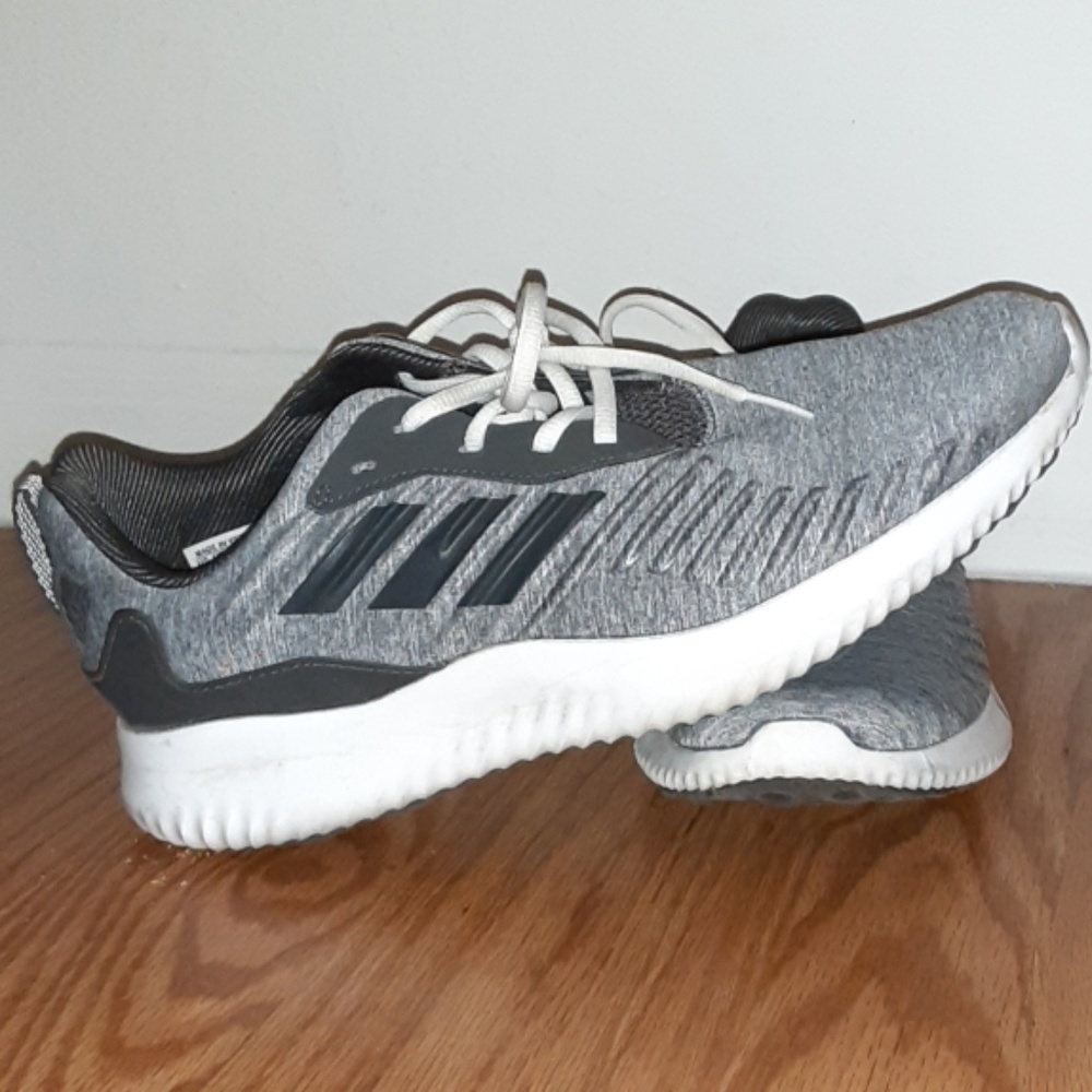 Adidas alpha bounce size 9.5